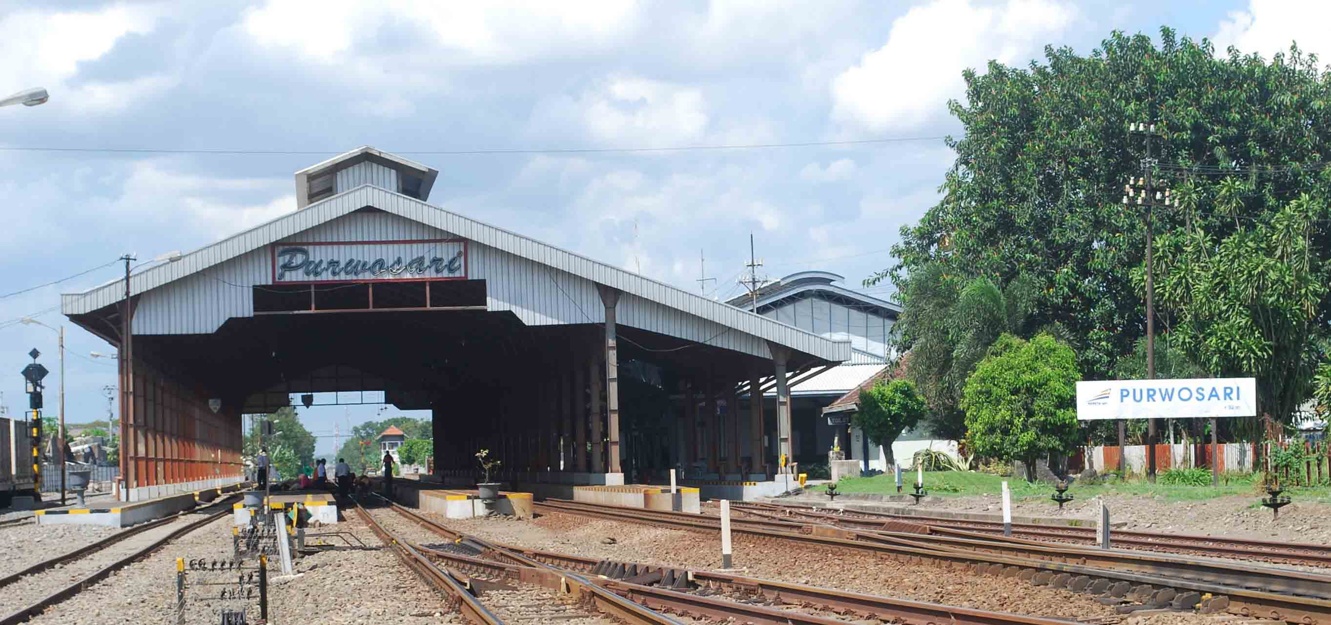 You are currently viewing Stasiun Purwosari Surakarta, Stasiun Vital Penghubung Daerah Penting
