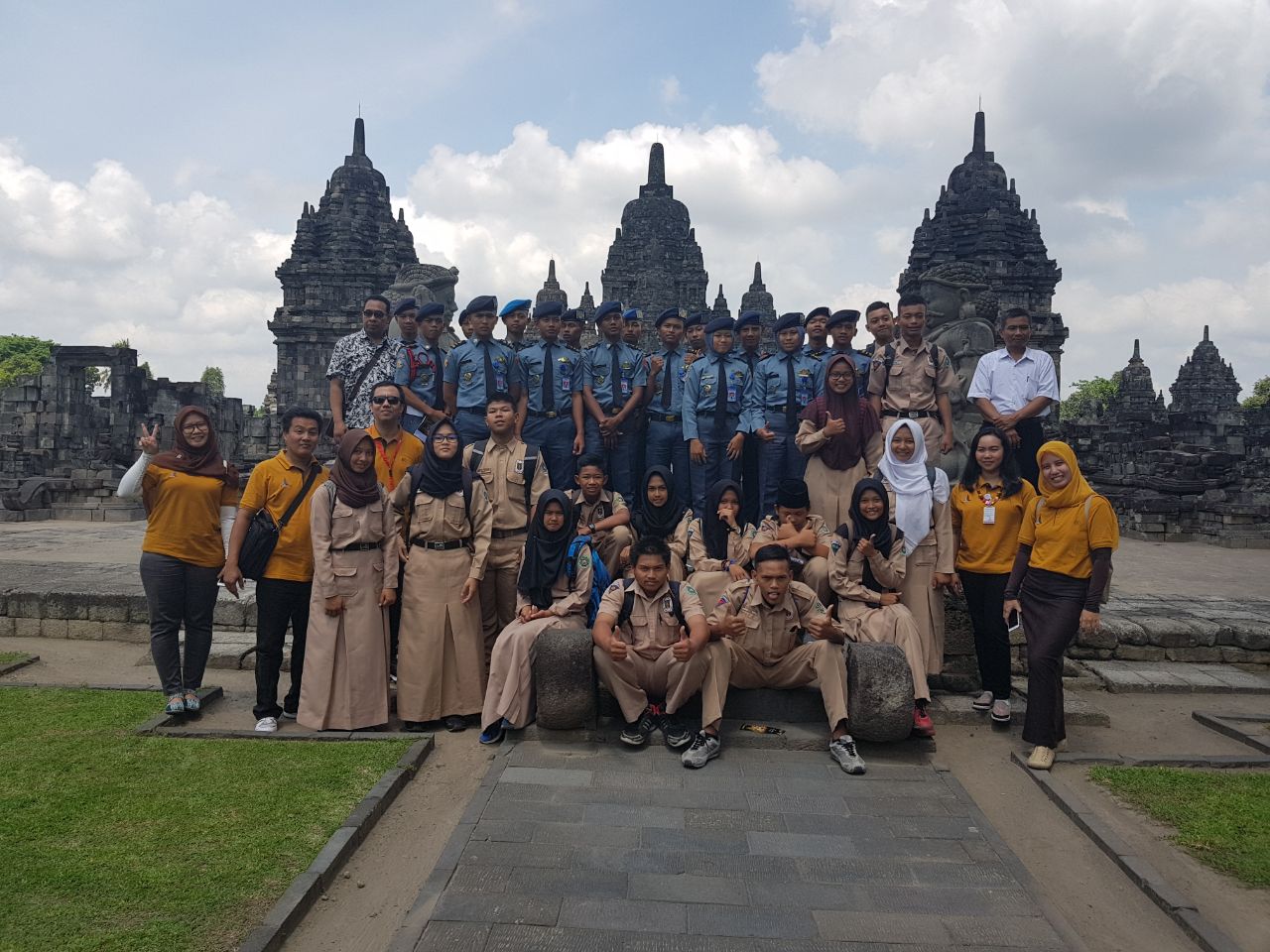 Read more about the article Giliran SMK Muhammadiah Prambanan dan SPM Pelayaran Berkesempatan Mengunjungi ke Candi Sewu