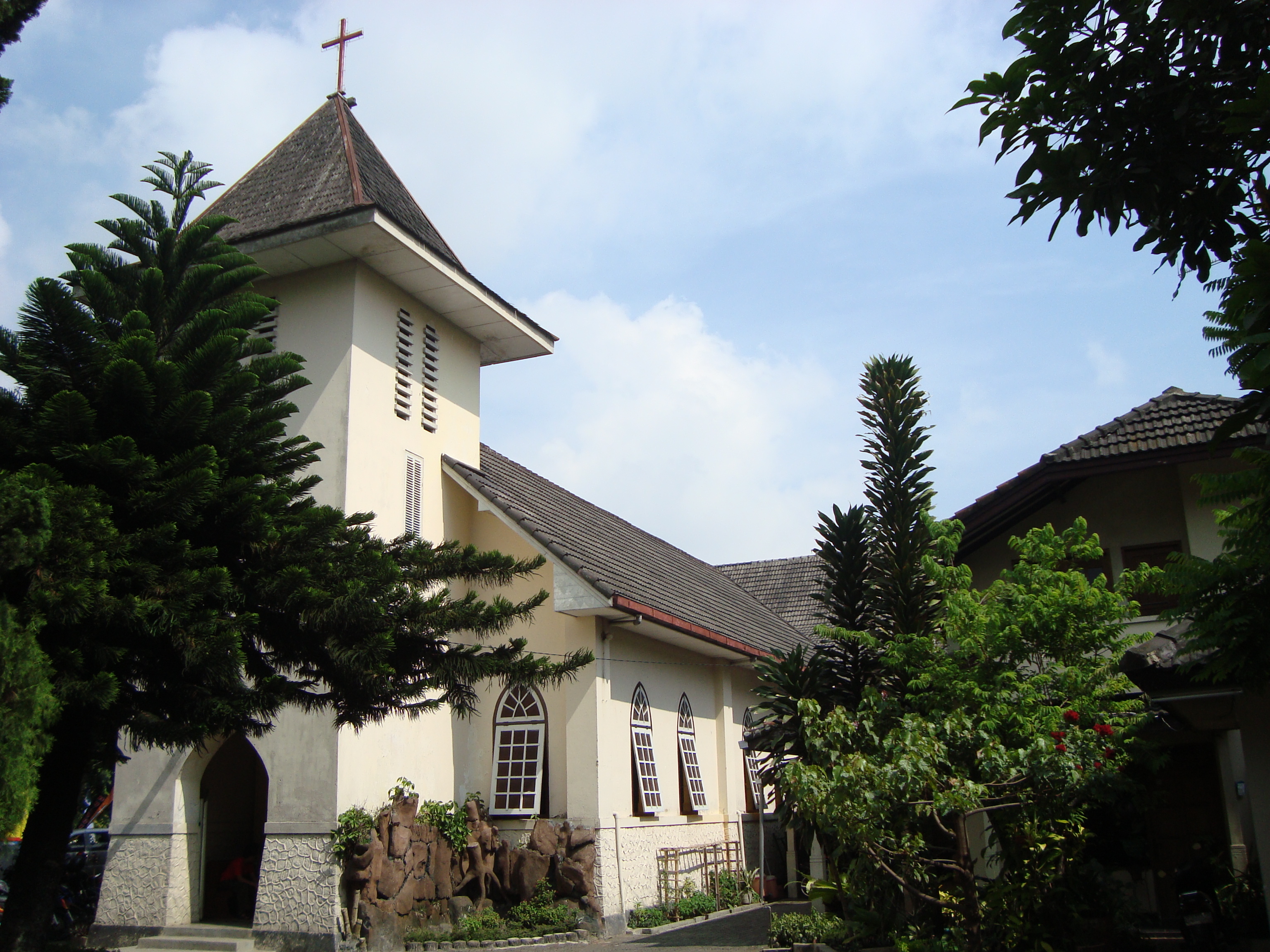 Read more about the article GKJTU Salatiga, Gereja Bergaya Gothic