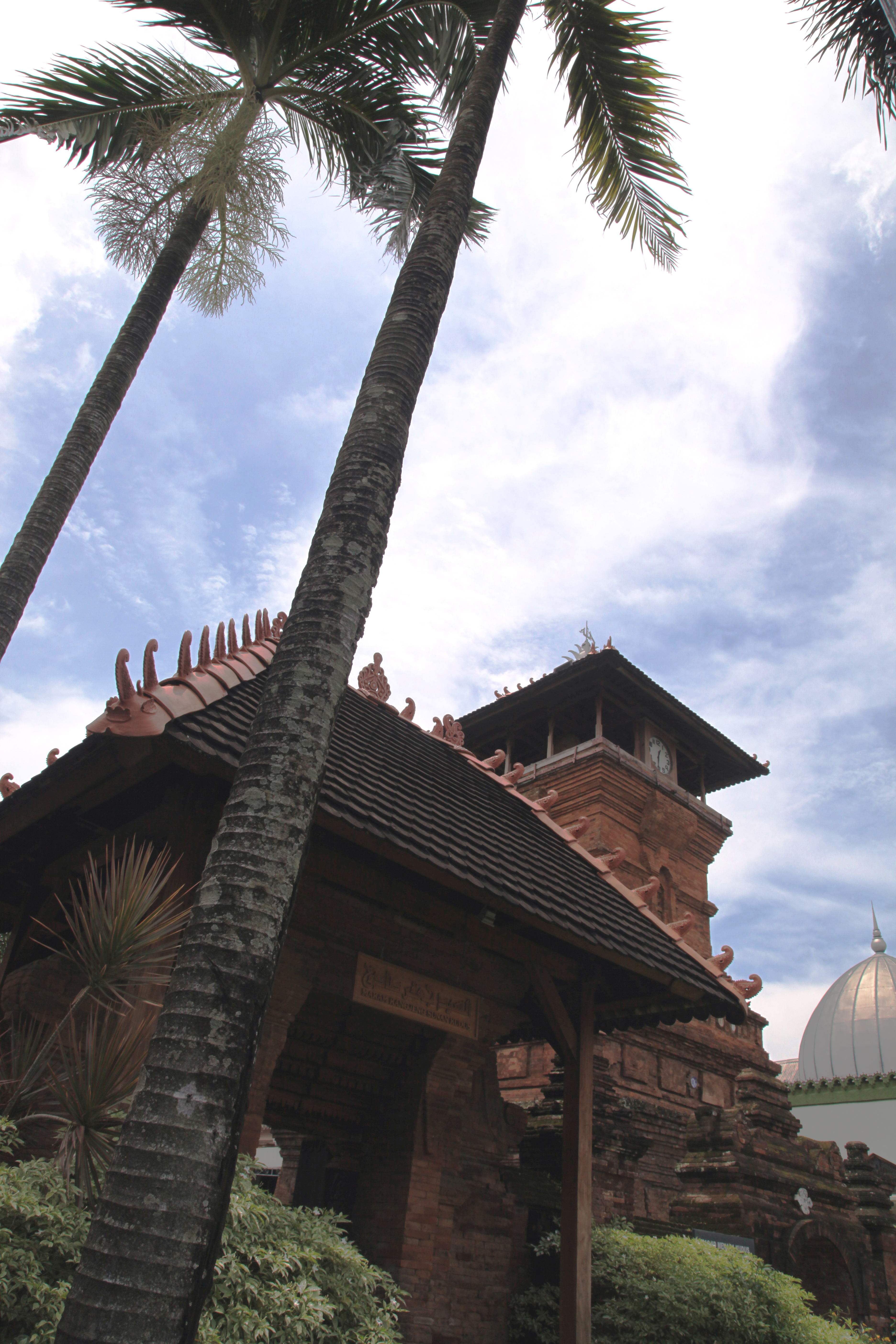 You are currently viewing Masjid Menara Kudus