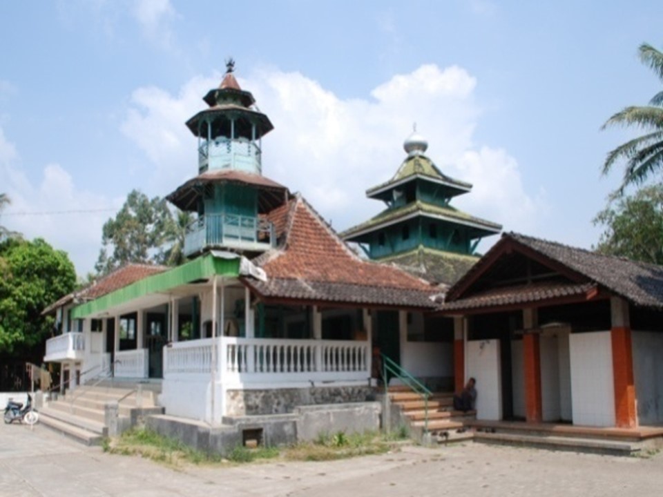 You are currently viewing Masjid Kauman Jatirejo