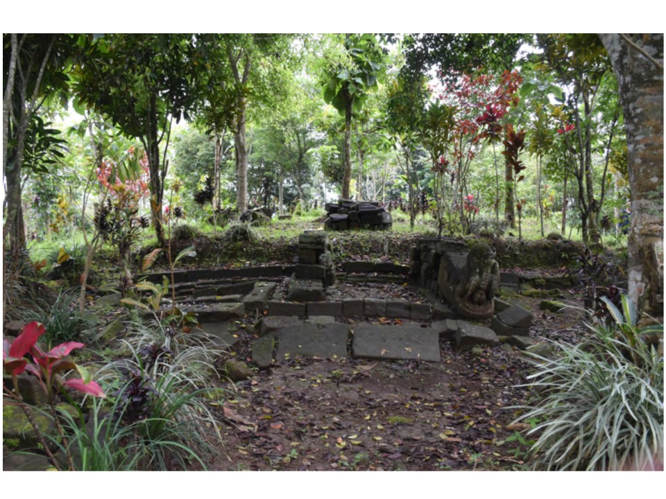 You are currently viewing Situs Candi Batur (Peninggalan Arkeologi di Pereng Wukir Susundara-Sumving)