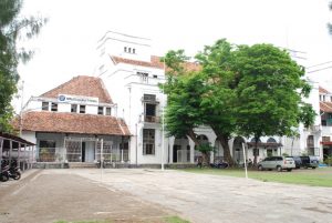 Read more about the article Bangunan Bekas Kantor SCS (Semarang Cheribon Stoomtrammaatschappij) Tegal