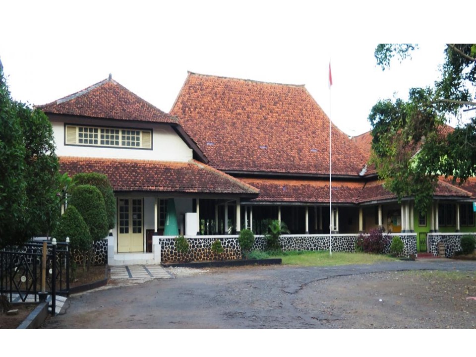 Read more about the article “Cagar Budaya Nasional Jawa Tengah” Bagian VIII Bangunan Sekolah Menengah Atas dan Akademi Kesejahteraan Sosial Ibu Kartini (Van Deventer School)