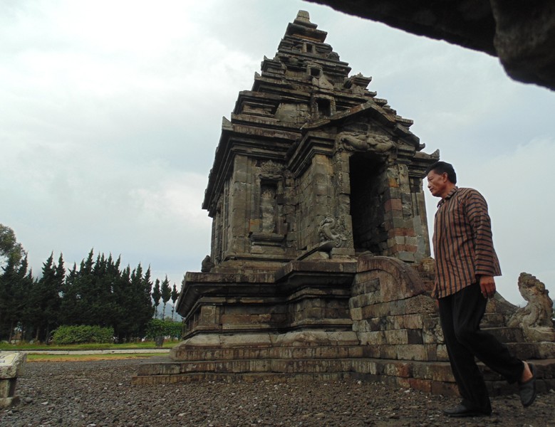 Read more about the article Pembagian Seni Hias, Jawa Tengah Sebuah Potret Warisan Budaya