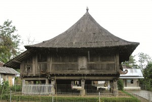 Rumah adat Pesagi