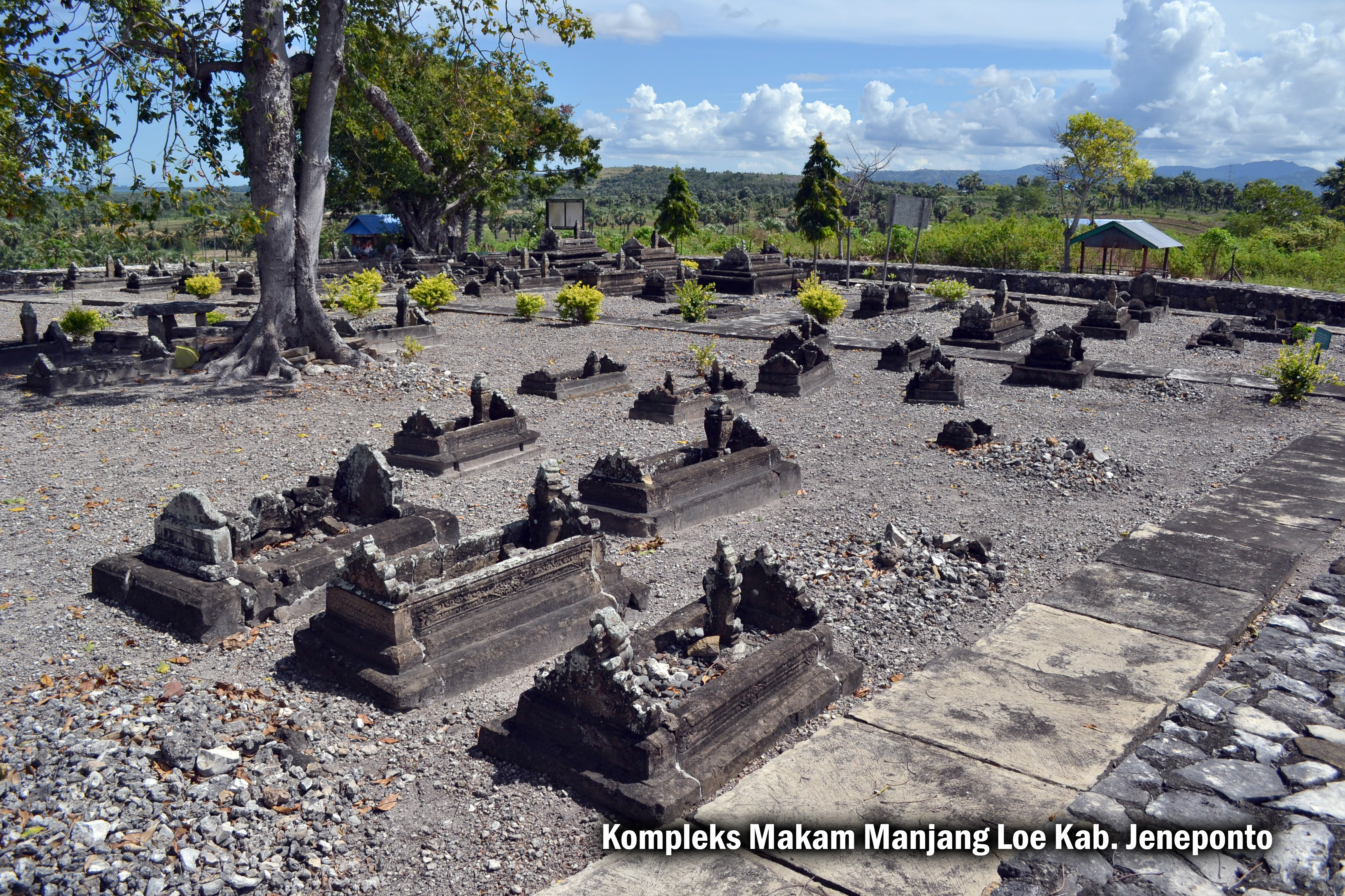 You are currently viewing “Pengumpulan Data Keragaman Budaya Pada Makam-Makam Islam di Jazirah Selatan Sulawesi”