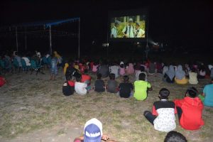 Read more about the article Pemutaran Film Melalui Biokop Keliling Di Kabupaten Majene