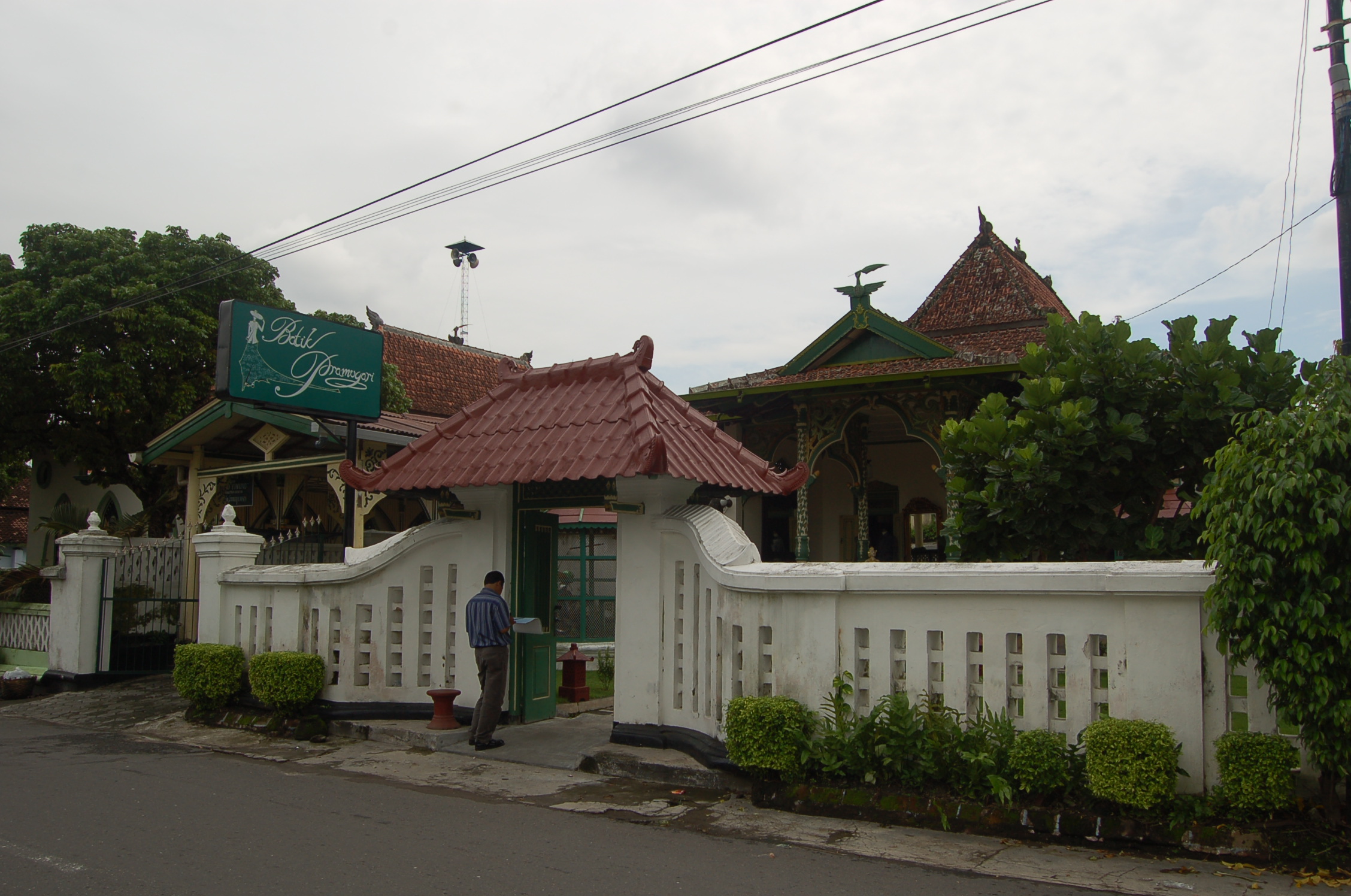 Read more about the article Rumah Limasan milik Sitti Suparini Pradipto