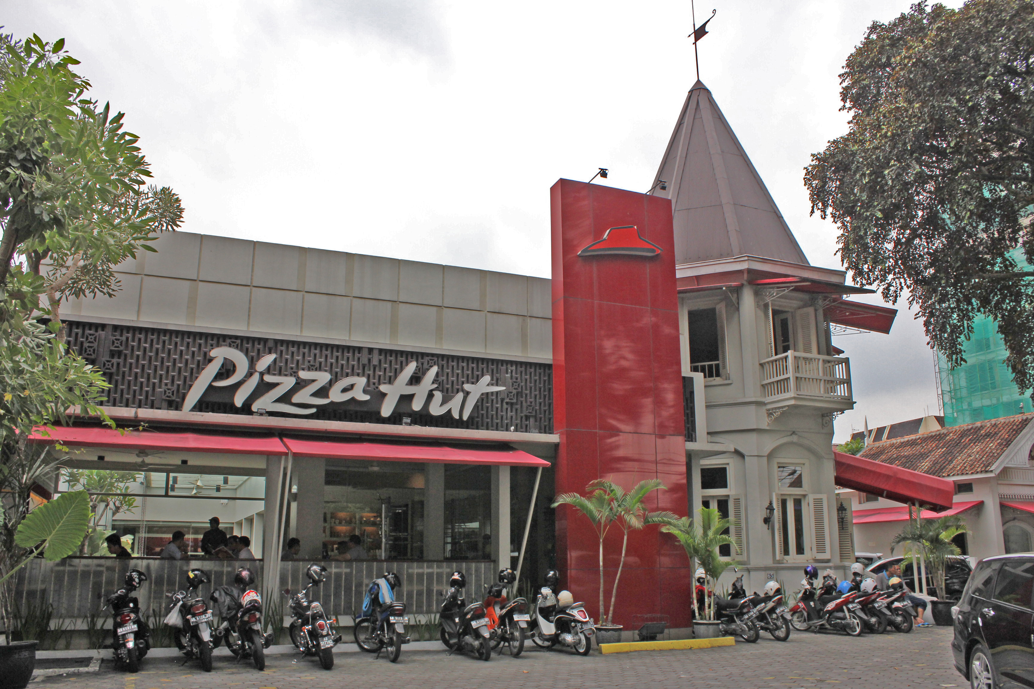 Read more about the article Bangunan Indis Pizza Hut