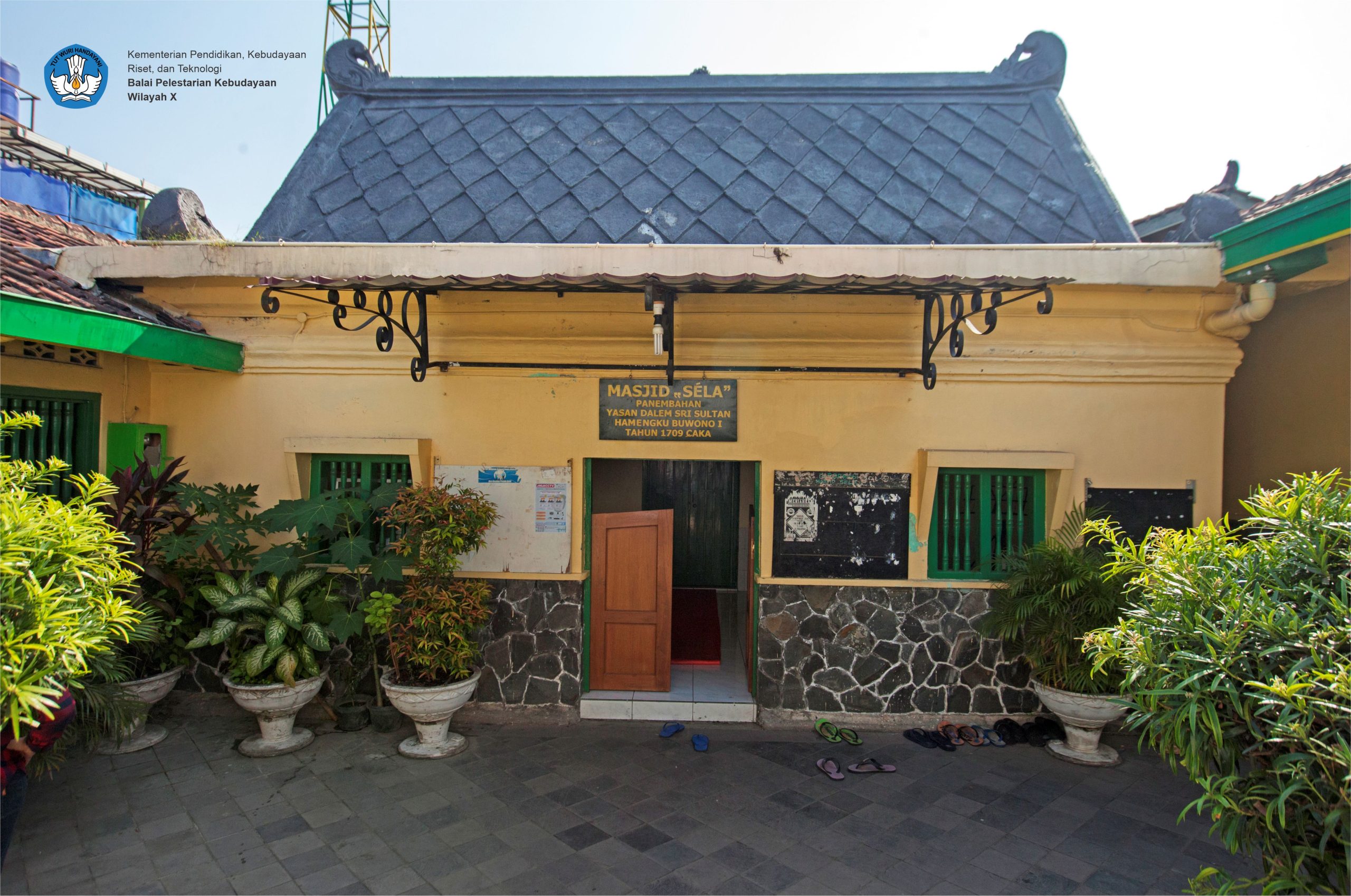 Read more about the article Persamaan Gaya Arsitektur Pesanggrahan Tamansari dan Masjid Sela Panembahan