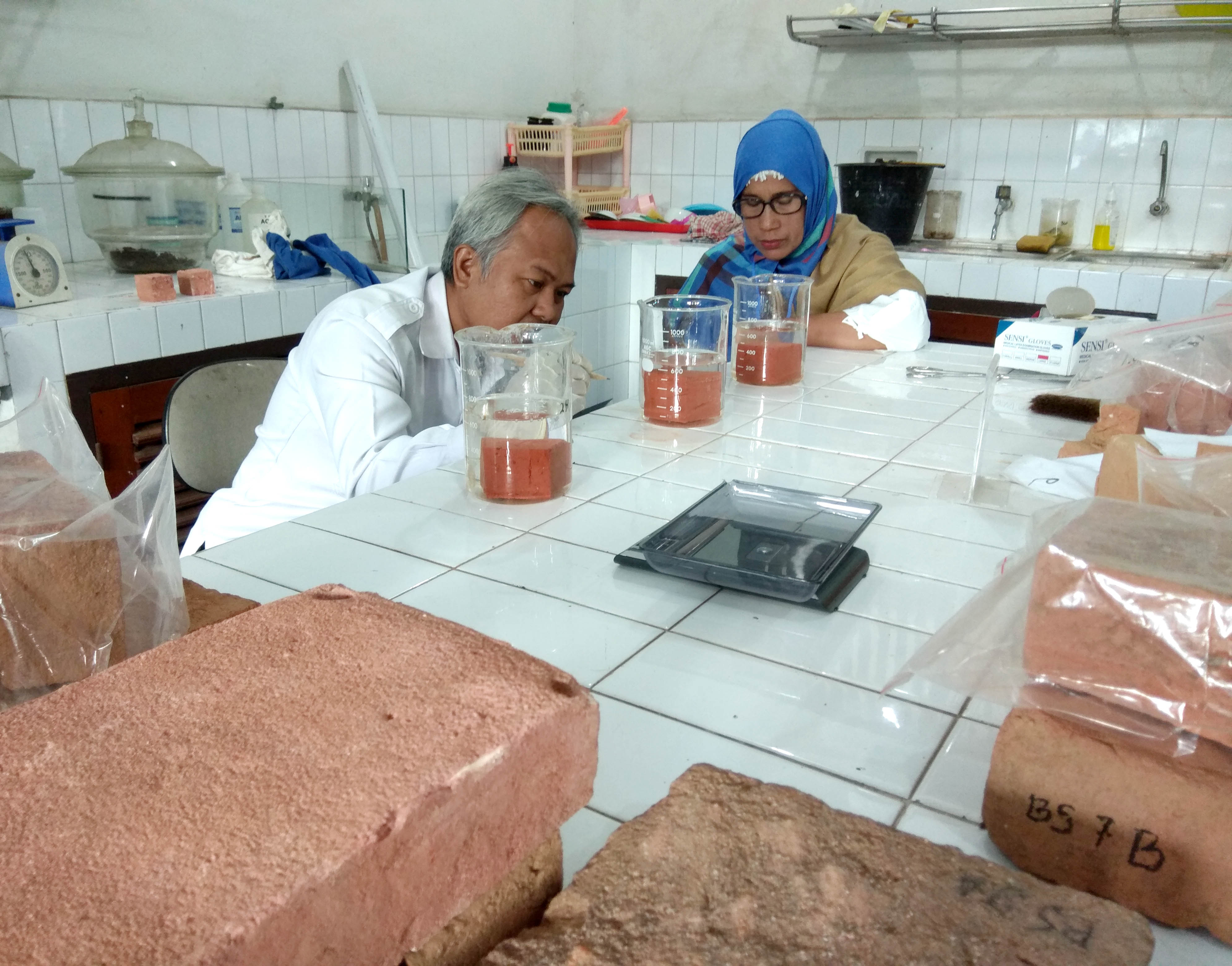 Uji Bahan Bata Candi Kedaton