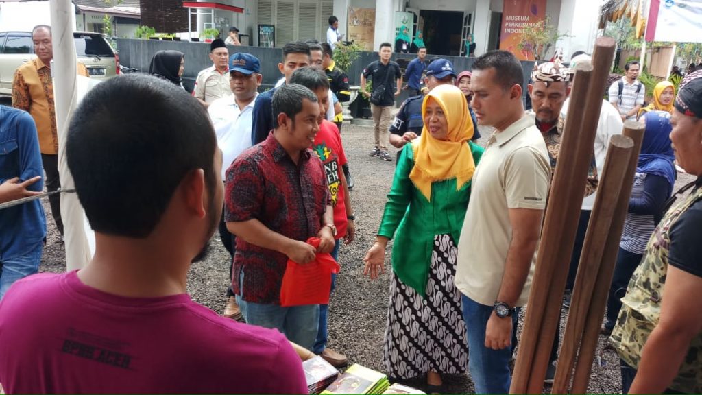 Kunjungan Wakil Gubernur Sumatera Utara pada stand pameran BPNB Aceh.