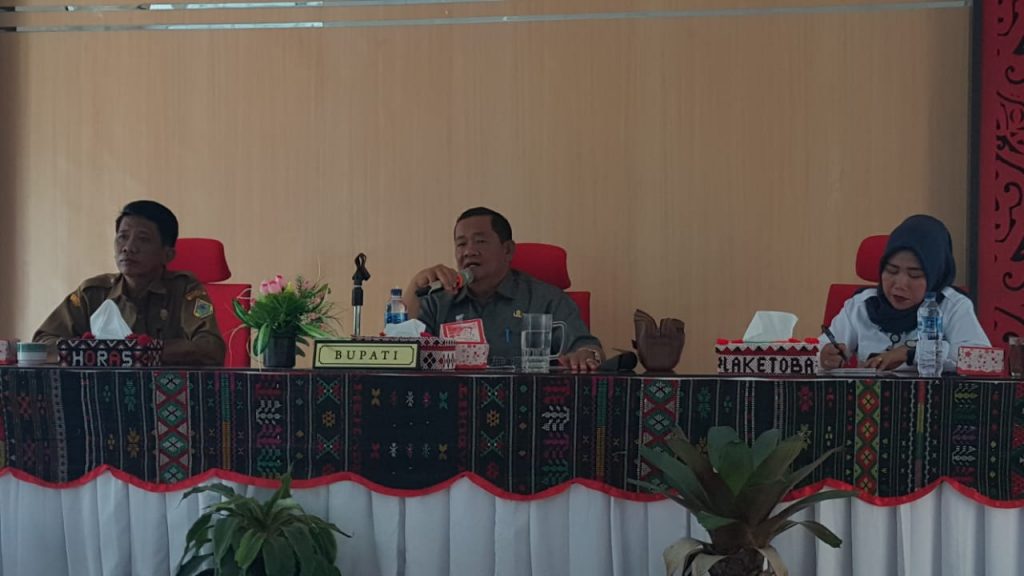Rapat Koordinasi Akhir Persiapan Gebyar Budaya pada hari Senin, 1 April 2019 di Aula Kantor Bupati Kabupaten Samosir yang dihadiri oleh para kepala dinas terkait, camat, dan pihak terkait lainnya.