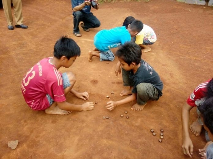 Permainan Tradisional Anak di Kabupaten Lampung Utara - Balai - Permainan Tradisional Yang Tidak Menggunakan Alat