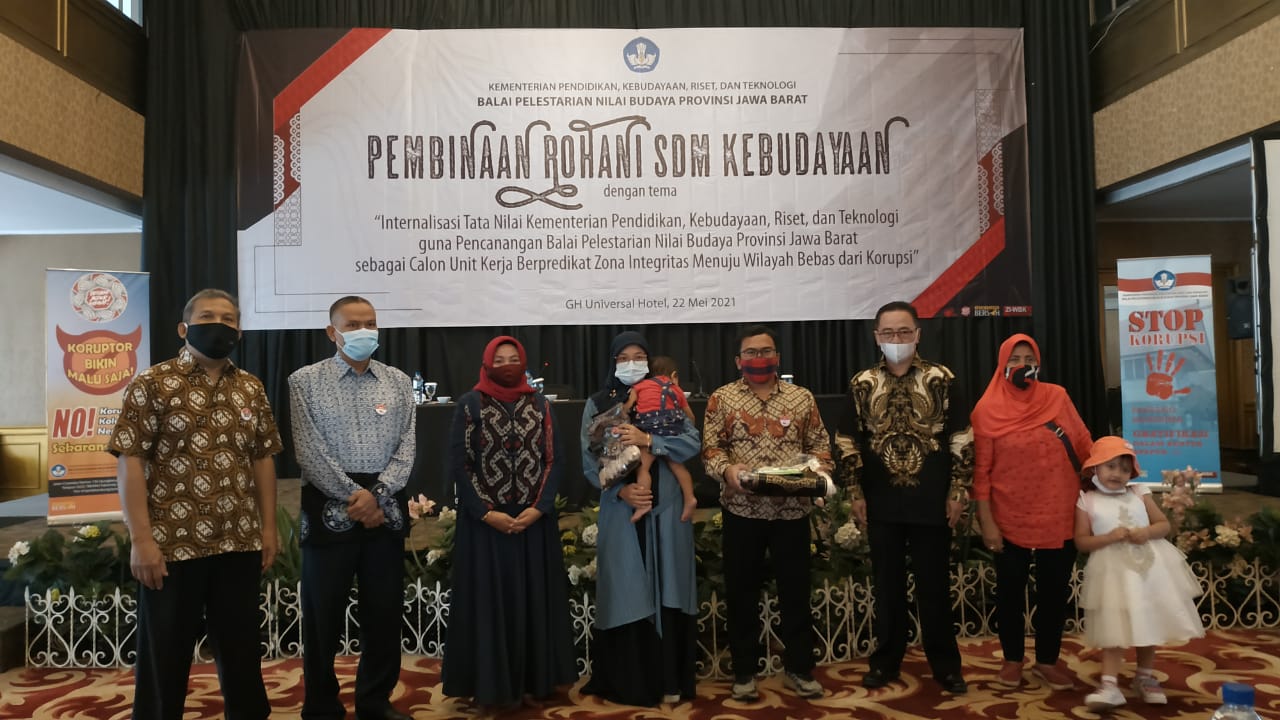 You are currently viewing Pembinaan Rohani SDM Kebudayaan di Lingkungan BPNB Provinsi Jawa Barat