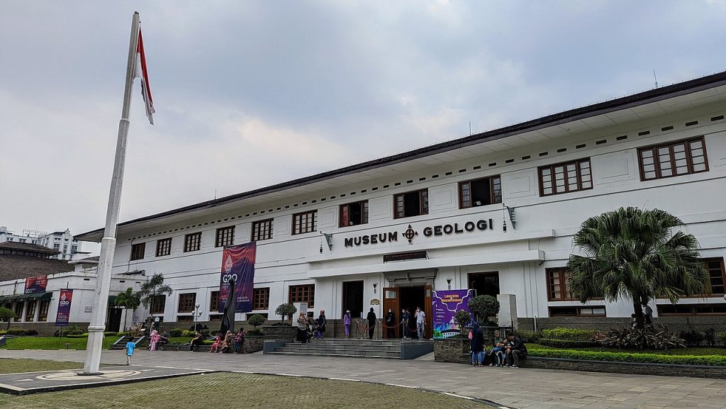Cagar Budaya Museum Geologi Kota Bandung.