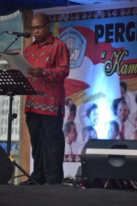 Kepala BPNB Jayapura saat membacakan sambutan dan laporan kegiatan Pergelaran Seni Budaya Nusantara 2016