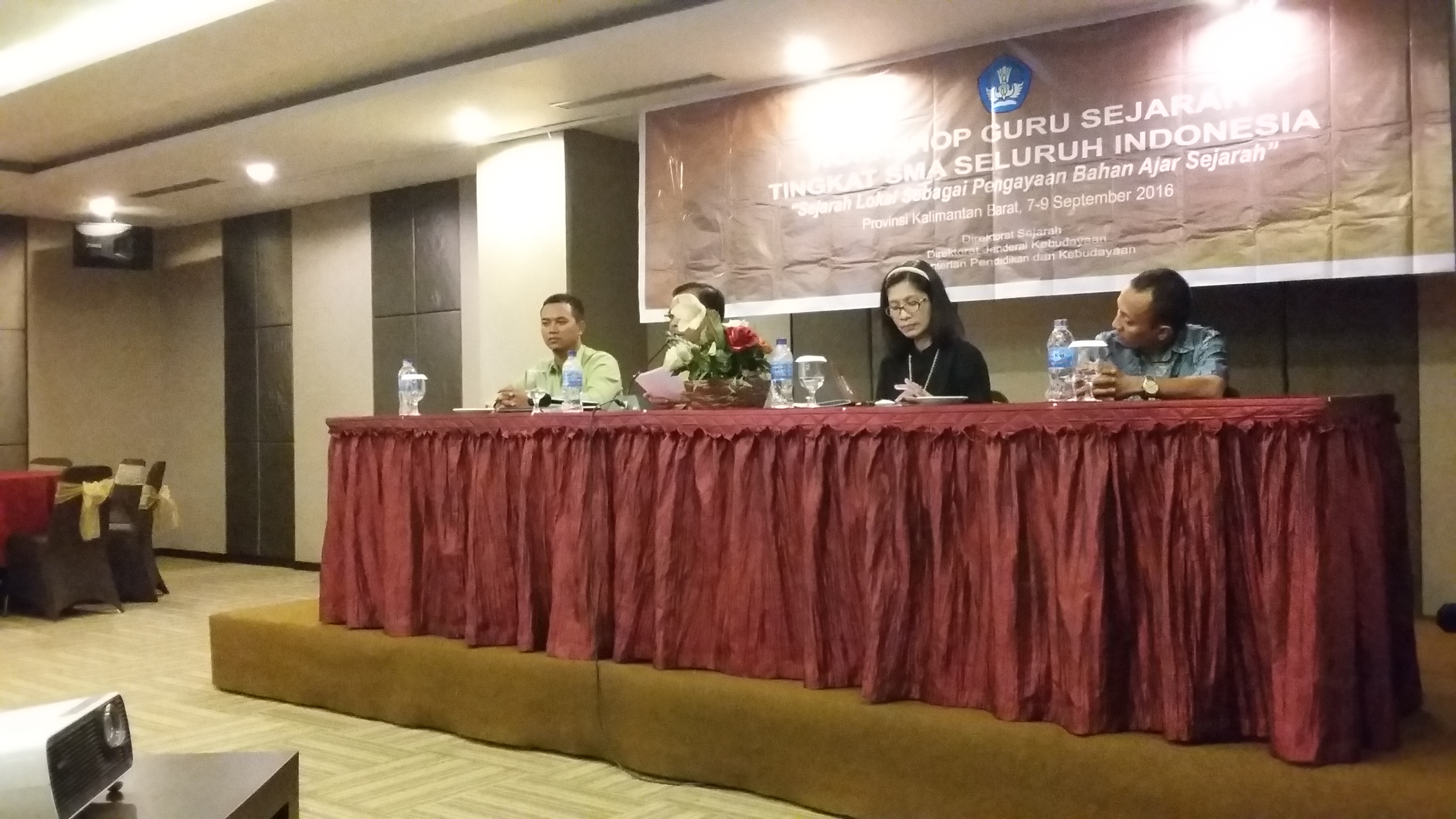 You are currently viewing Workshop Guru Sejarah Tingkat Sma di Provinsi Kalimantan Barat