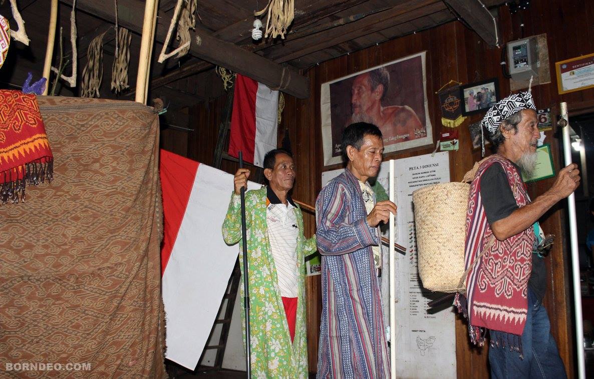  Upacara  Adat  Gawai Suku Dayak Iban Balai Pelestarian 