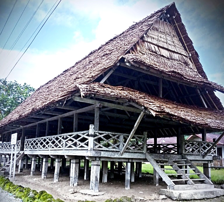 Baileo Arsitektur Maluku Simbol Identitas Balai Pelestarian Nilai