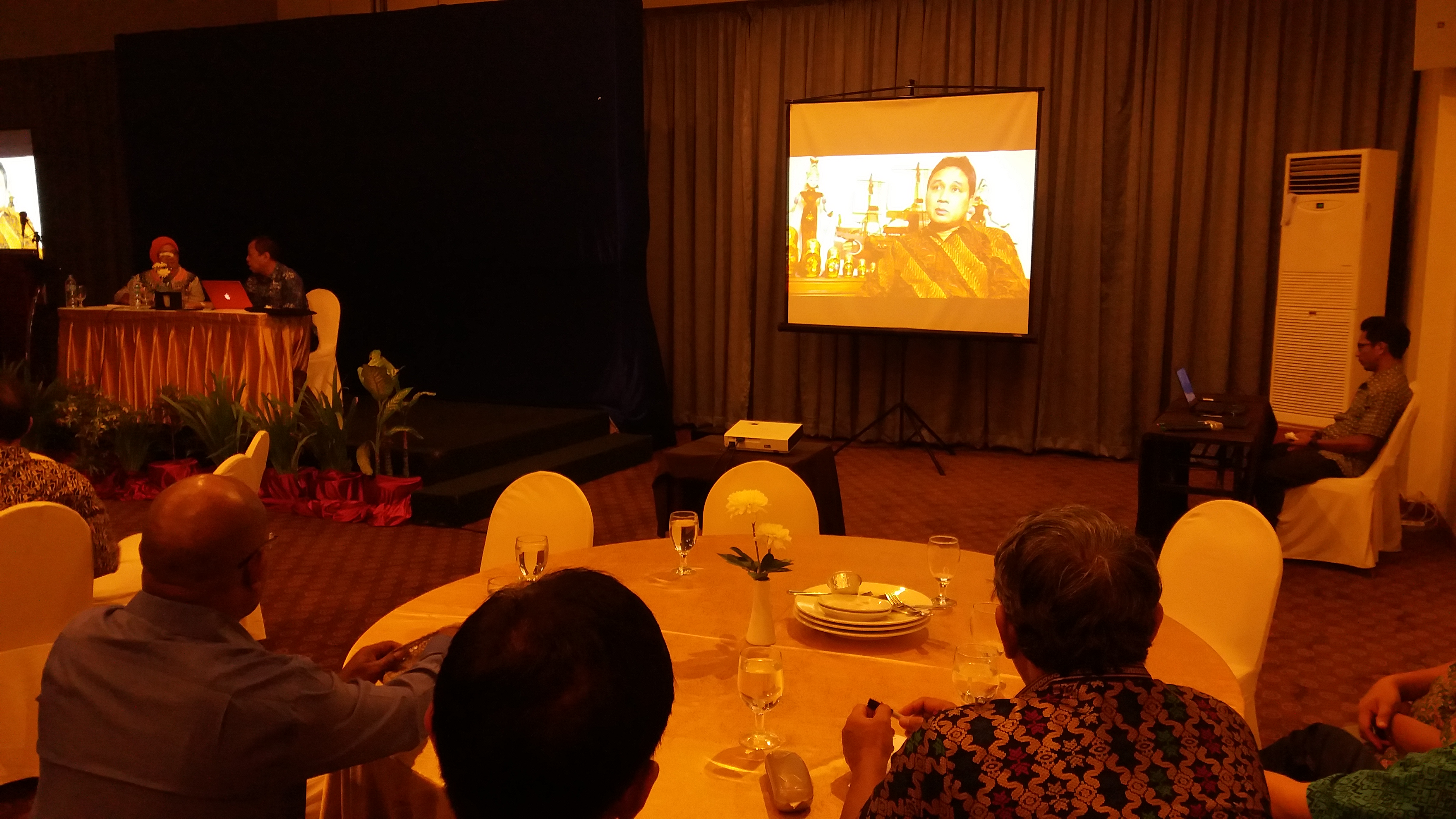 You are currently viewing Seminar Nasional “Membingkai Kebhinekaan di Bumi Nusantara” BPNB Sulawesi Utara bekerjasama dengan FISPOL Unsrat