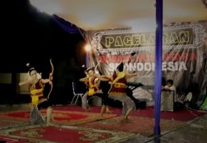 Penampilan anggota sanggar Tari prigel purworejo yang dipersembahkan oleh BPNB DIY dalam "Pagelaran Budaya Nusantara Se-Indonesia" 