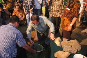 Peletakan Batu Pertama Museum Batik Indonesia