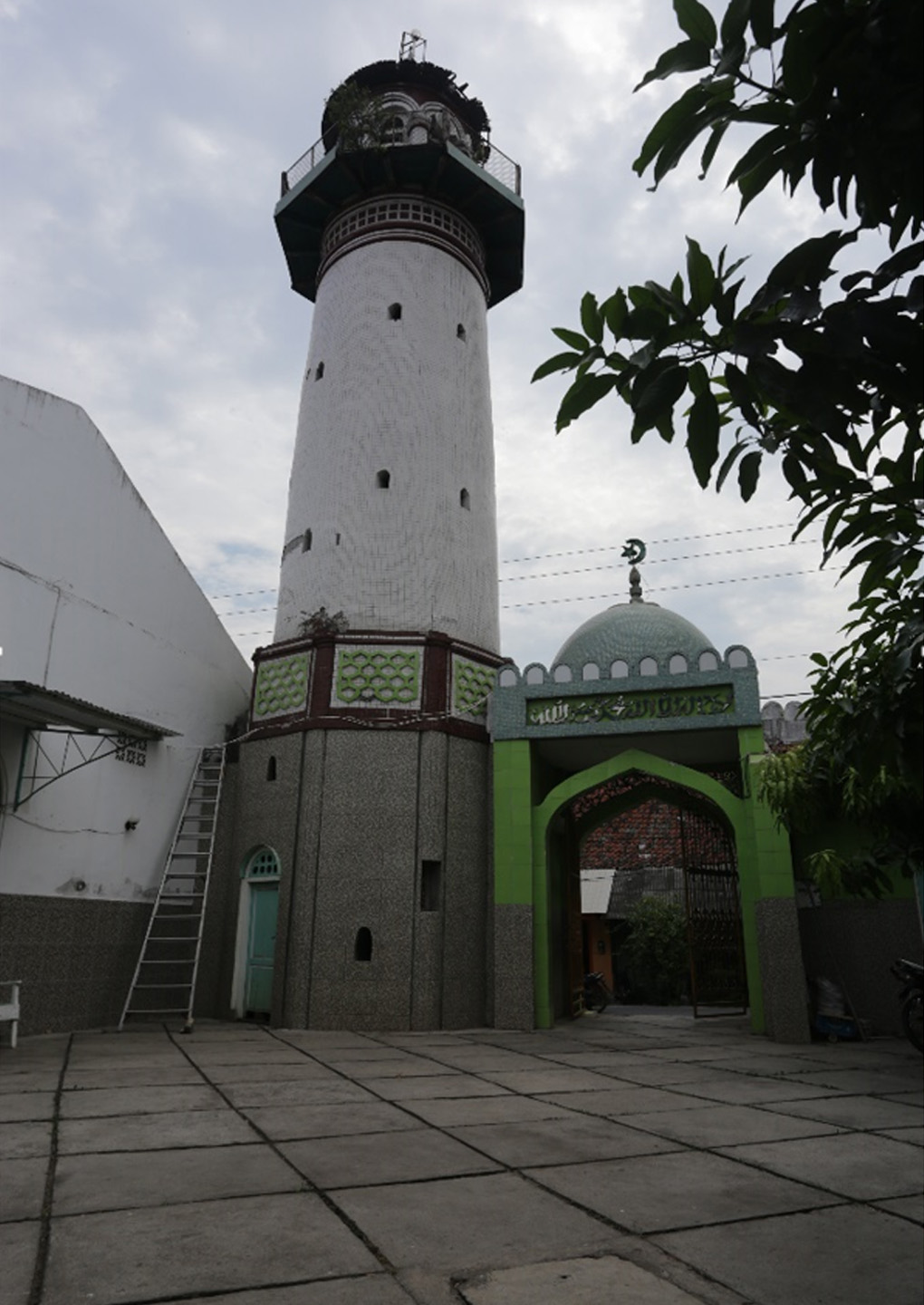 Menara Masjid Layur