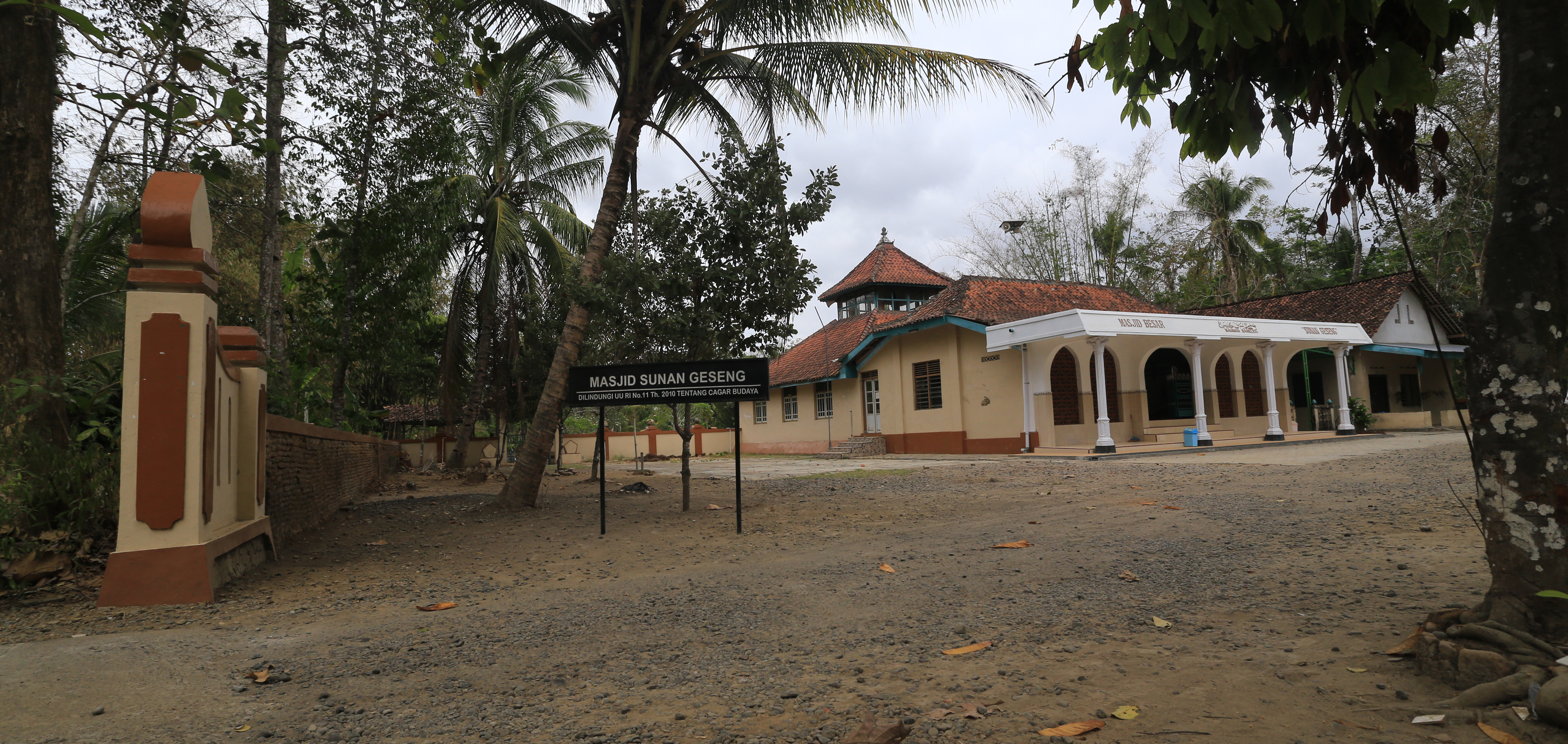 Masjid Sunan Geseng di Dusun Kauman Barat, RT 02/ RW 06, Desa Bagelen, Kecamatan Bagelen, Kabupaten Purworejo. (foto: Suparno)