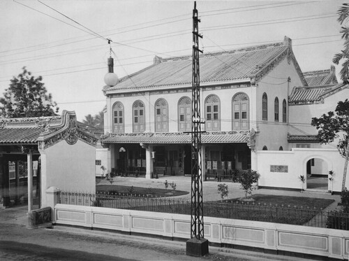 Foto Tampak Depan Rumah Tjong A Fie circa 1900-1930 (collectie.wereldculturen.nl)