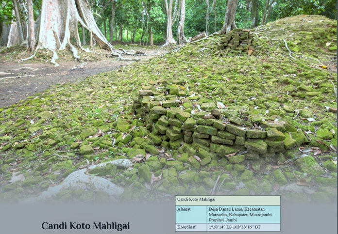 Candi Koto Mahligai meruapakan candi bata yang berada di Desa Danau Lamo, Kec. Marosebo, Kab. Muarojambi, Provinsi Jambi