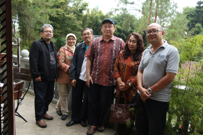 Para ahli penyusun story line Museum Nasional Sejarah Alam Indonesia saat berkunjung ke Museum Ulun Sentalu di Kaliurang, DI Yogyakarta.