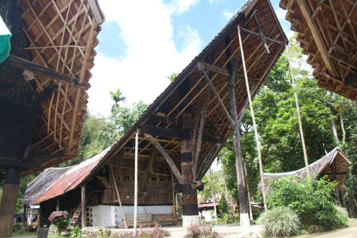 Rumah Tua Banua Layuk di Rambusaratu, Kabupaten Mamasa, Sulawesi Barat.