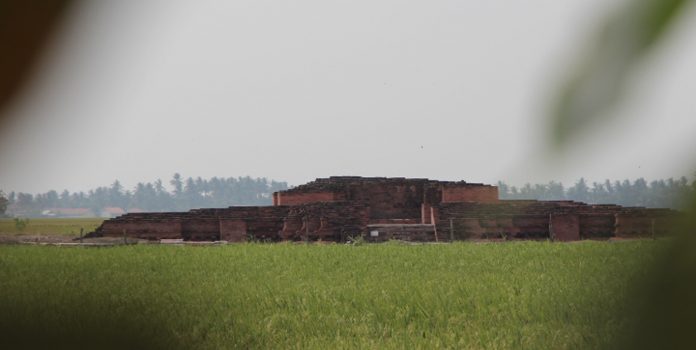 Candi Blandongan dilihat dari Candi Jiwa.