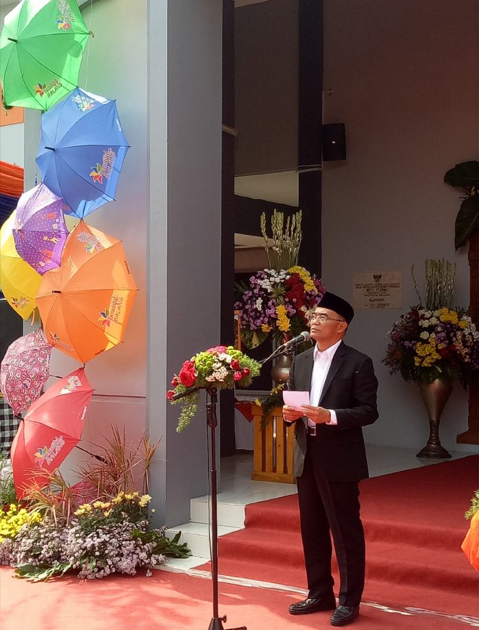 Menteri Pendidikan dan Kebudayaan, Muhadjir Effendi saat memberikan sambutan dalam peresmian Museum Mpu Purwa di Malang (Sabtu, 14/07/2018).