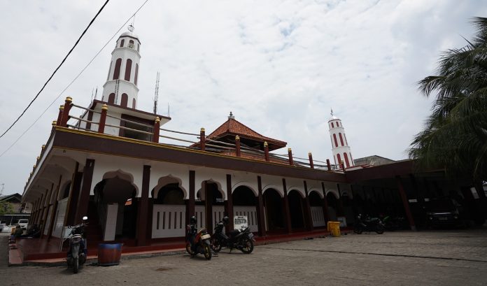 Masjid Al-Alam Cilincing di Jalan Cilincing Lama II RT 005/RW 004, Kelurahan Cilincing, Kecamatan Cilincing, Jakarta Utara. (Foto: Sri Murjani)