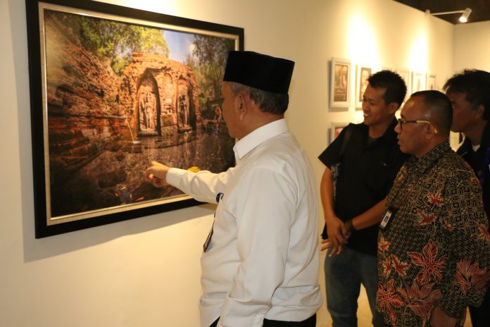 Pameran Instalasi dan Fotografi Resmi Dibuka (3/10).