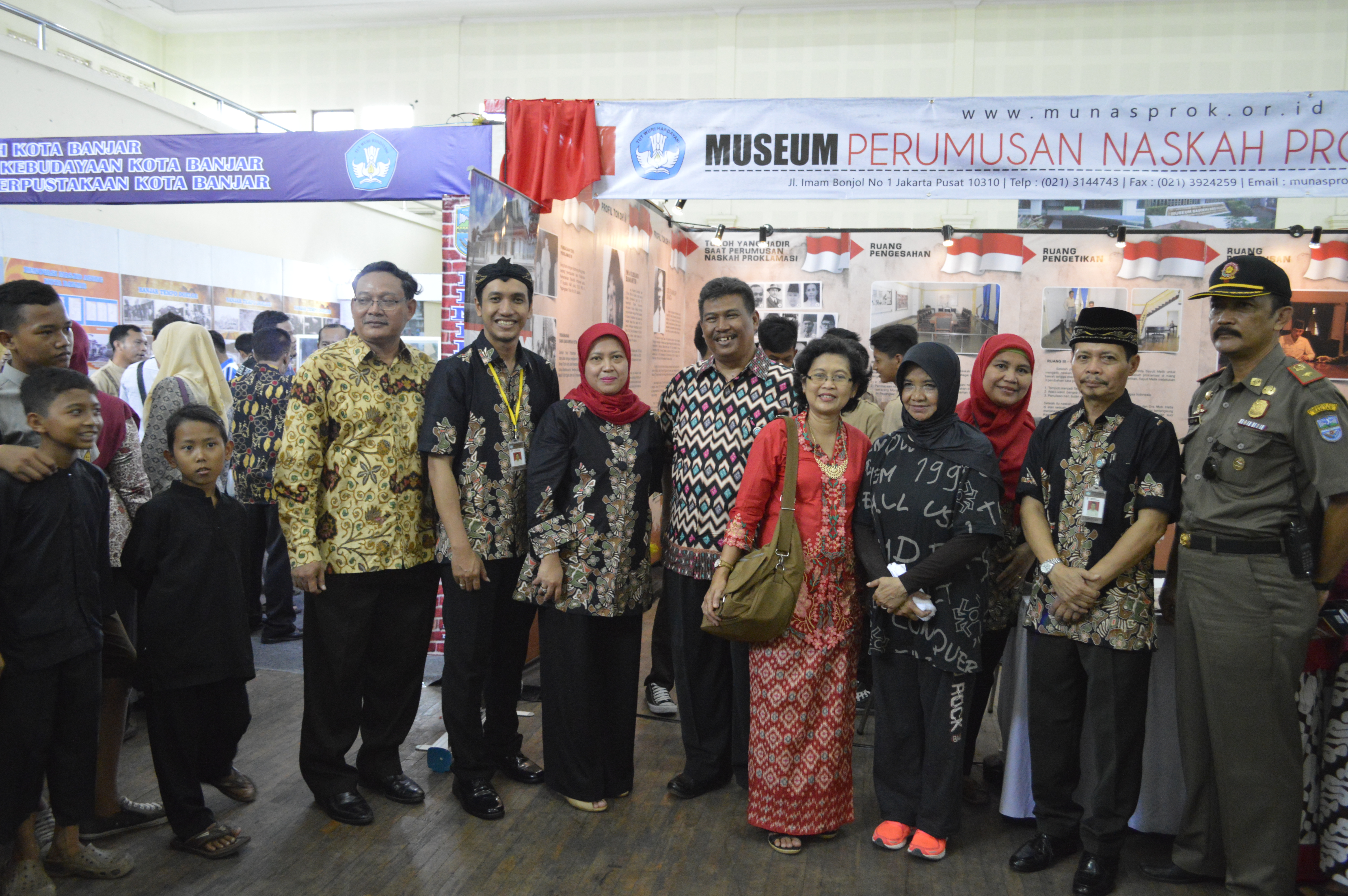 Read more about the article Pengunjung Pameran “Mengenal Keanekaragaman Koleksi” di Kota Banjar