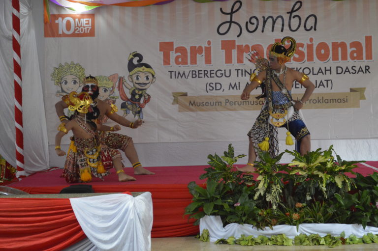 Read more about the article Lomba Tari Tradisional Tingkat Sekolah Dasar