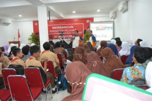 Read more about the article Diskusi Membangun Karakter Pelajar Melalui Pembelajaran Sejarah di Museum tingkat SMP se-DKI Jakarta