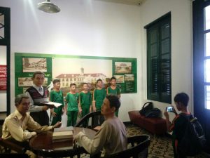 Read more about the article Pengunjung Bikin VLOG di Museum Sumpah Pemuda
