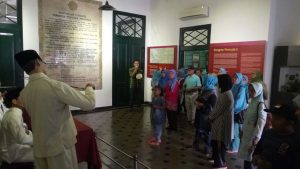 Read more about the article Komunitas dan Peserta Didik Berkunjung Ke Museum Sumpah Pemuda