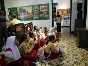 Read more about the article Peserta Didik SD Kemala Bhayangkari 5 Cipinang Mengunjungi Museum Sumpah Pemuda
