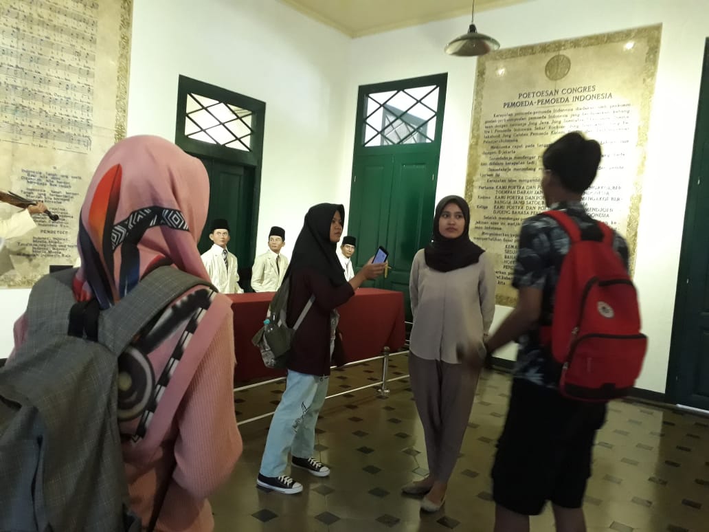 Read more about the article Peserta Didik SMAN 1 Babakan Madang Bogor Berkunjung Ke Museum Sumpah Pemuda