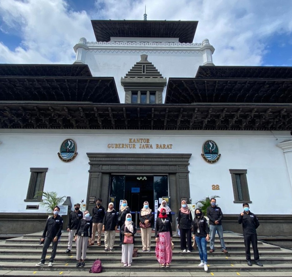 Read more about the article Persiapan Revitalisasi, Pegawai Muspada Survei ke Museum Gedung Sate, Museum Geologi, dan Museum Pendidikan Nasional Bandung