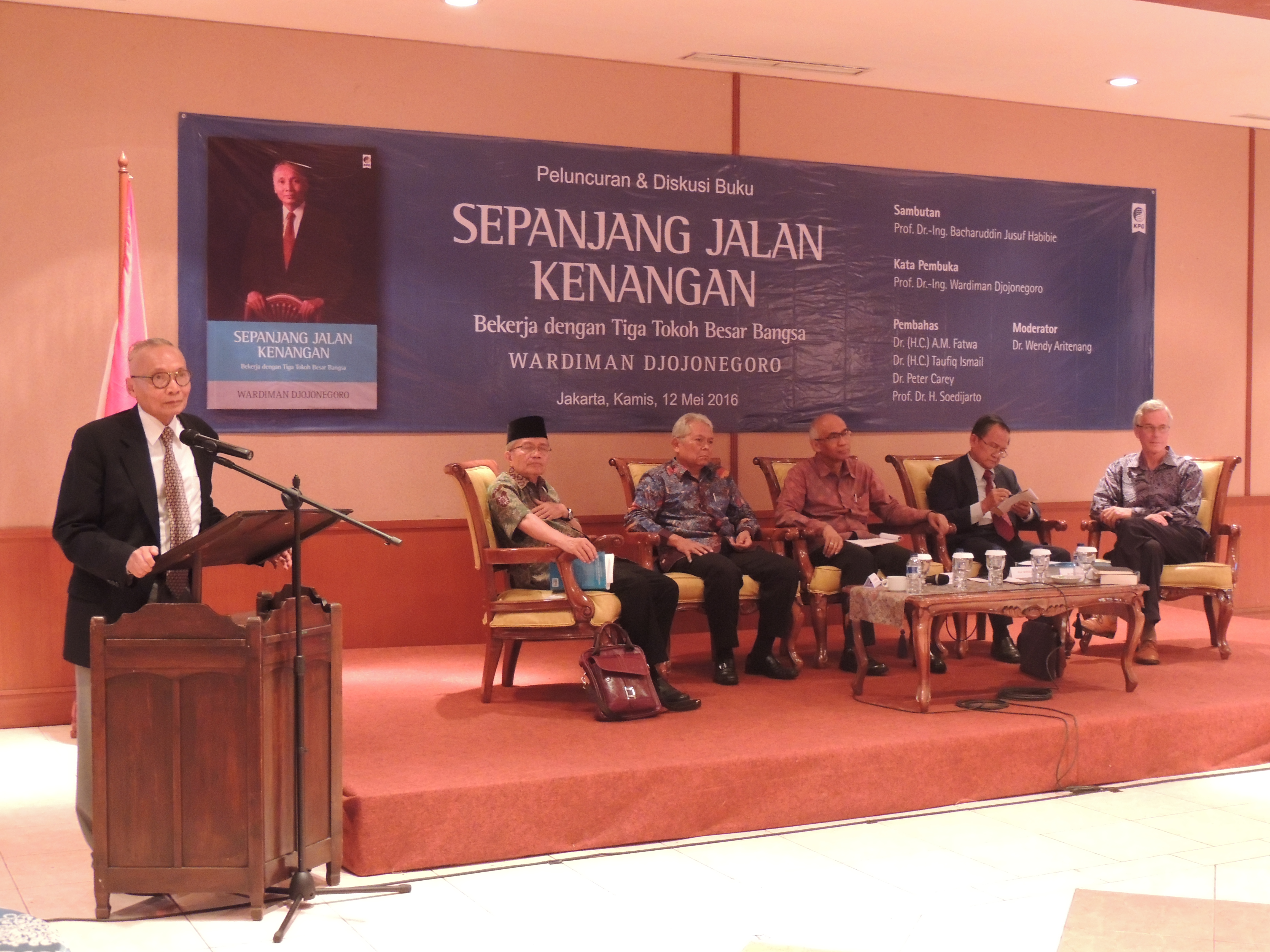 You are currently viewing Sepanjang Jalan Kenangan Prof. Dr. Ing Wardiman Djojonegoro