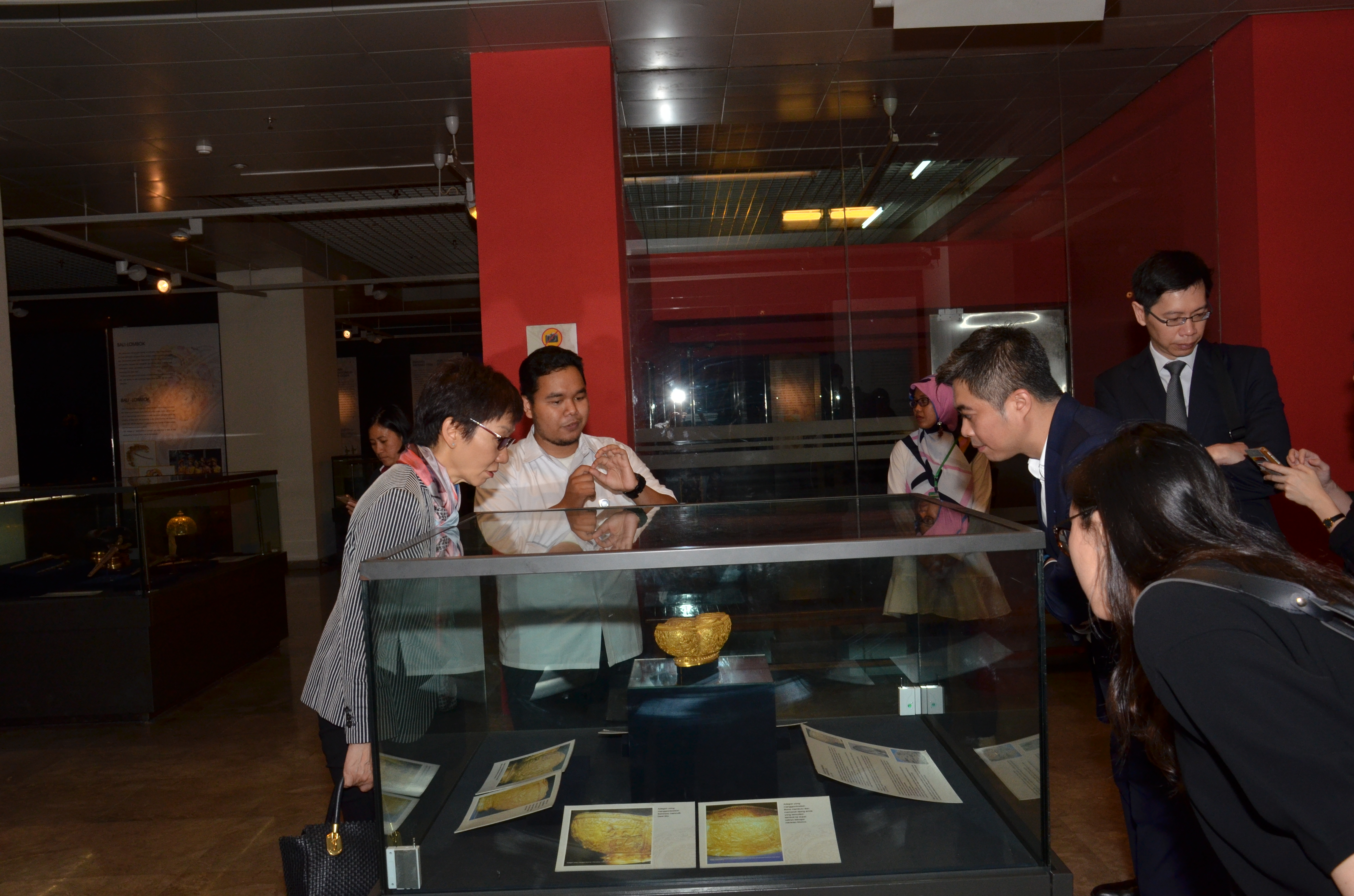Read more about the article Kunjungan Menteri Pendidikan Singapura ke Museum Nasional