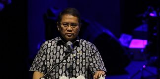 Menkominfo Rudiantara pada acara konferensi musik indonesia