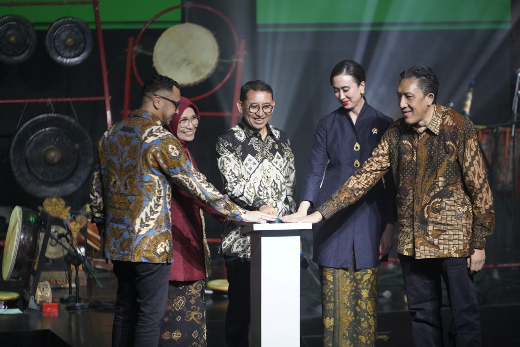 Semarak Budaya Indonesia: Menteri Kebudayaan Luncurkan Logo Baru Kementerian Kebudayaan